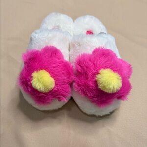 NWT- Betsey Johnson Slippers
